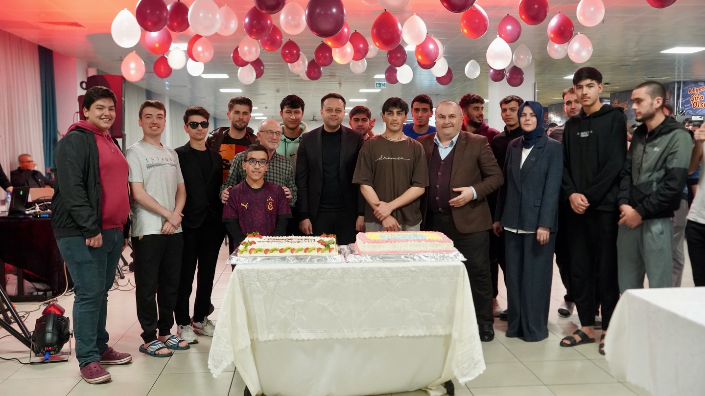 Isparta Gençlik ve Spor’dan Öğrencilere Moral Gecesi