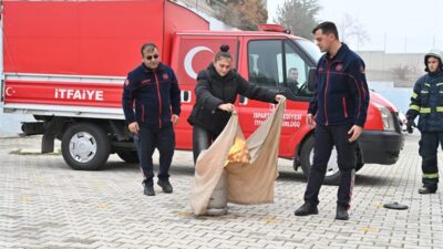 Isparta Belediyesi İtfaiye Müdürlüğü ekipleri,