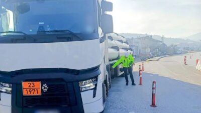Isparta’da Trafik Ekiplerinden Kış Lastiği Denetimi