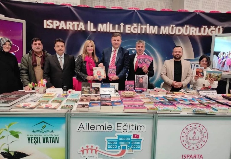 Isparta’da düzenlenen kitap fuarında,