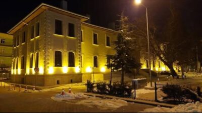 Şarkikaraağaç Nüfus Müdürlüğü, hizmet binasında