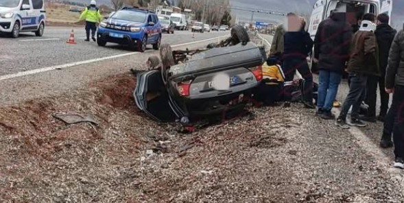 Isparta Yolunda Otomobil Takla Attı: 3’ü Çocuk 6 Yaralı