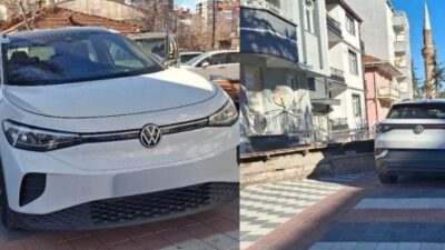 Yedişehitler Mahallesi’nde kaldırıma park edilen