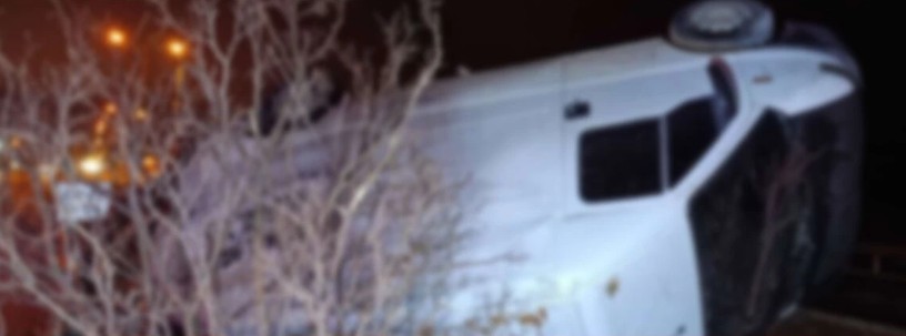 Gönen’de Minibüs Devrildi: 2 Yaralı