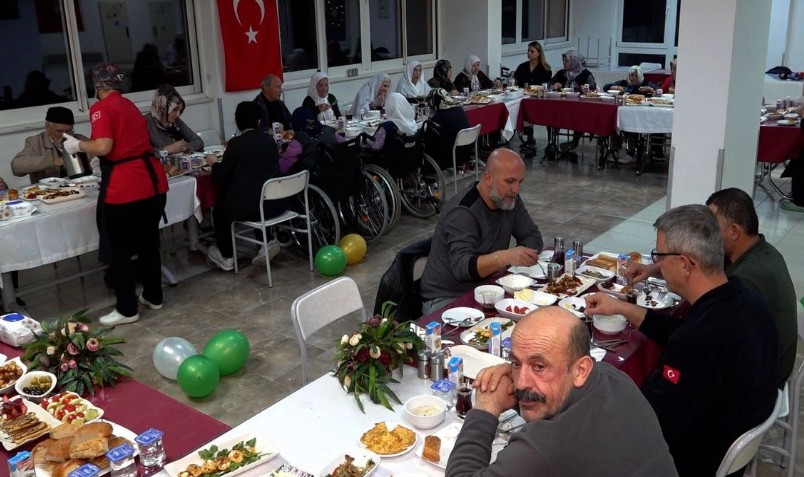 Uluborlu Yaşlı Bakım Merkezinde Ramazan Coşkusu