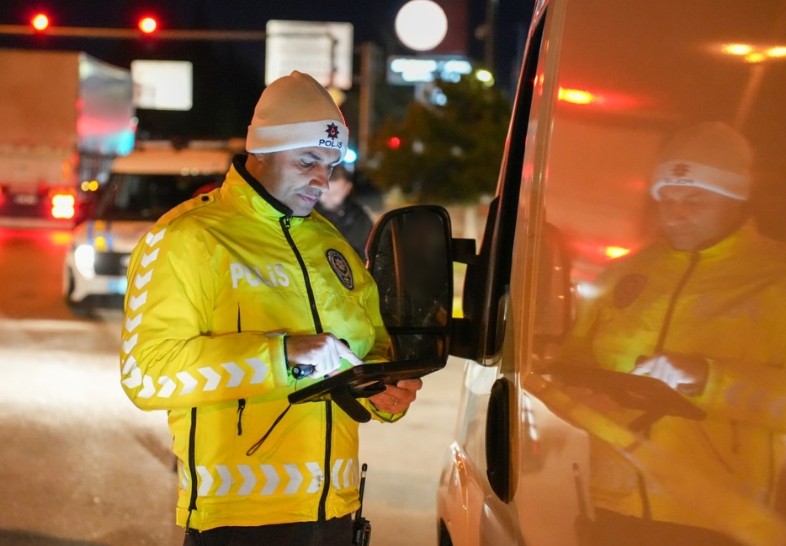 Isparta’da Gece Boyu Şok Yol Uygulaması