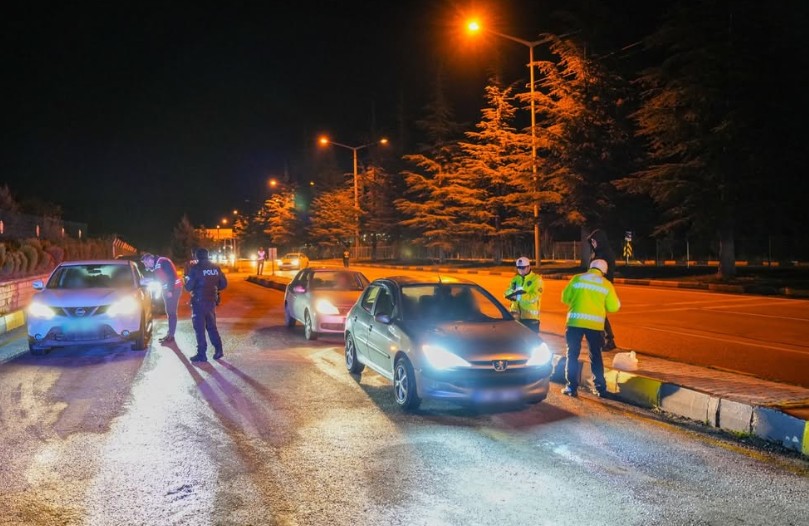 Isparta İl Emniyet Müdürlüğü ekipleri