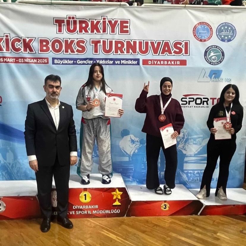 Kickboks Türkiye Şampiyonası’nda Isparta Rüzgârı: 14 Madalya ile Döndüler