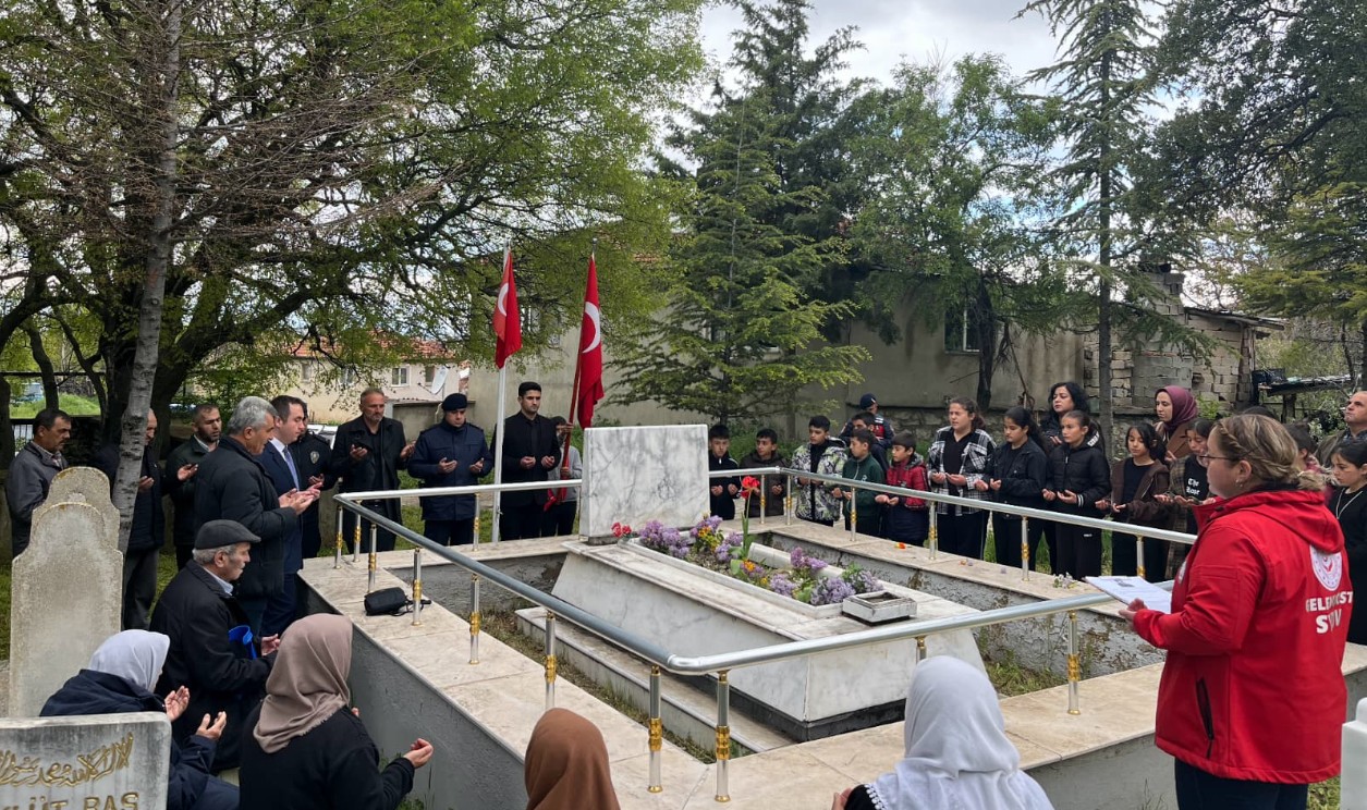 Gelendost Şehidini Unutmadı: Mustafa Baş Dualarla Anıldı