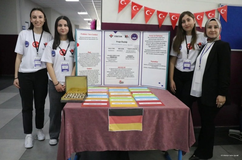Mustafa Kaçıkoç Anadolu Lisesi’nde Bilim Fuarı Açıldı
