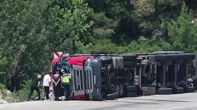 Isparta-Antalya karayolunda meydana gelen trafik