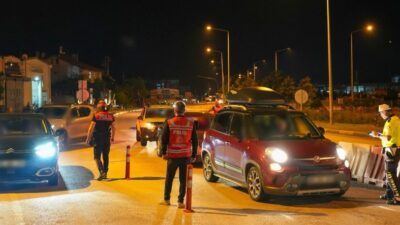 Isparta İl Emniyet Müdürlüğü ekipleri,