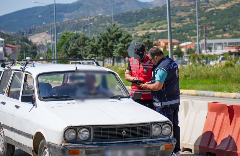 Isparta İl Emniyet Müdürlüğü ekipleri,